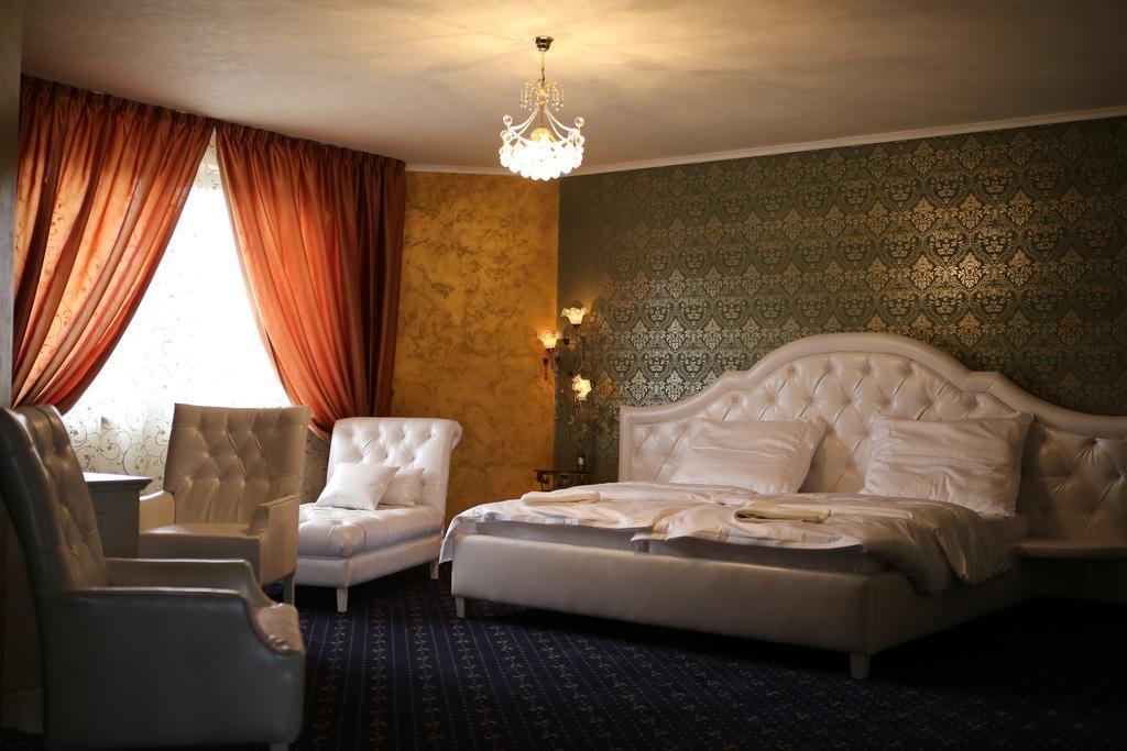 Hotel Kotva Bratislava Buitenkant foto