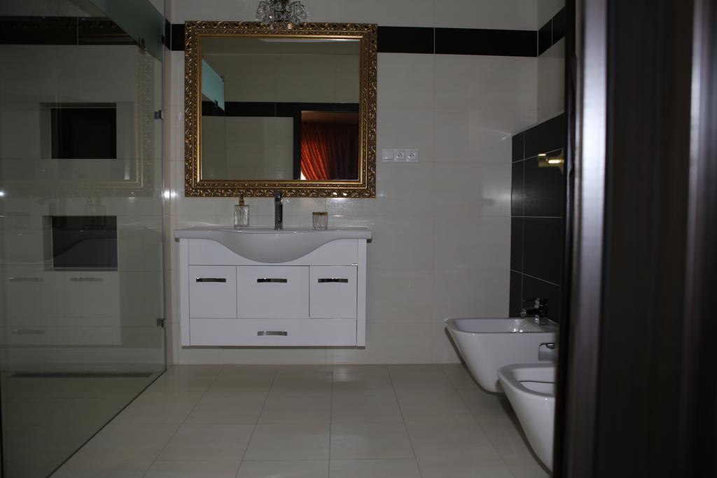 Hotel Kotva Bratislava Buitenkant foto