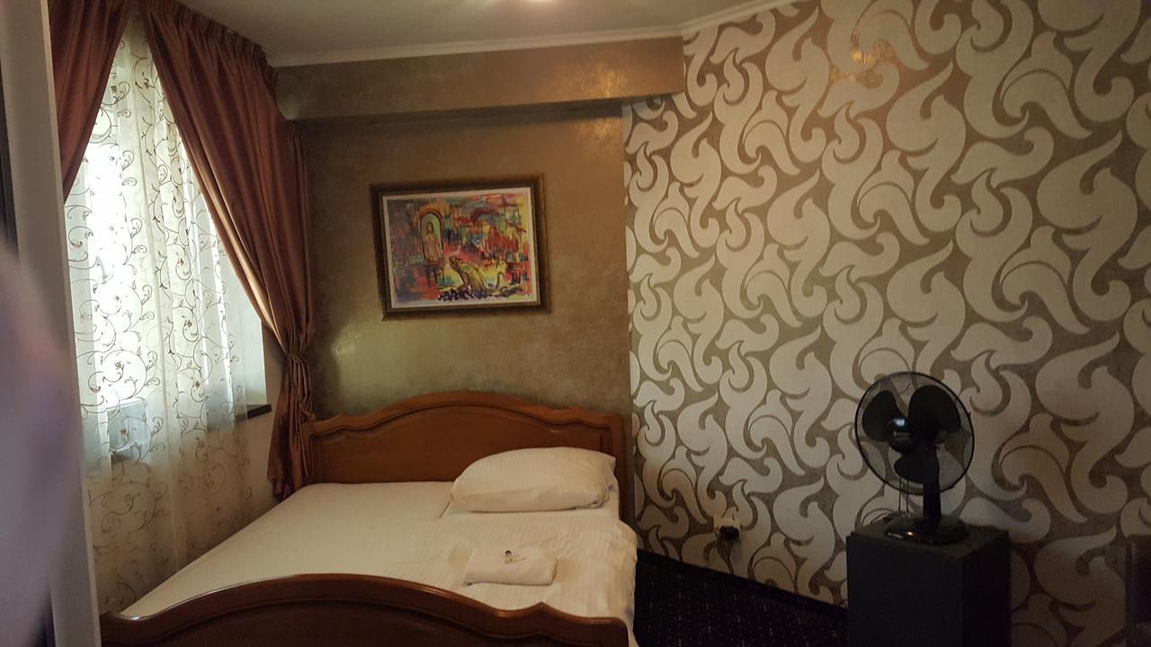 Hotel Kotva Bratislava Buitenkant foto